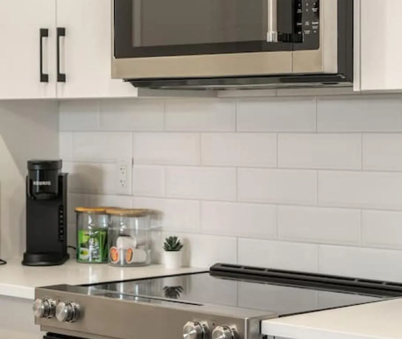 Apartment Top Rated Luxury Stay With Free Banff Access, Bbq, Netflix, Patio Dining, Sleeps 4 Calgary