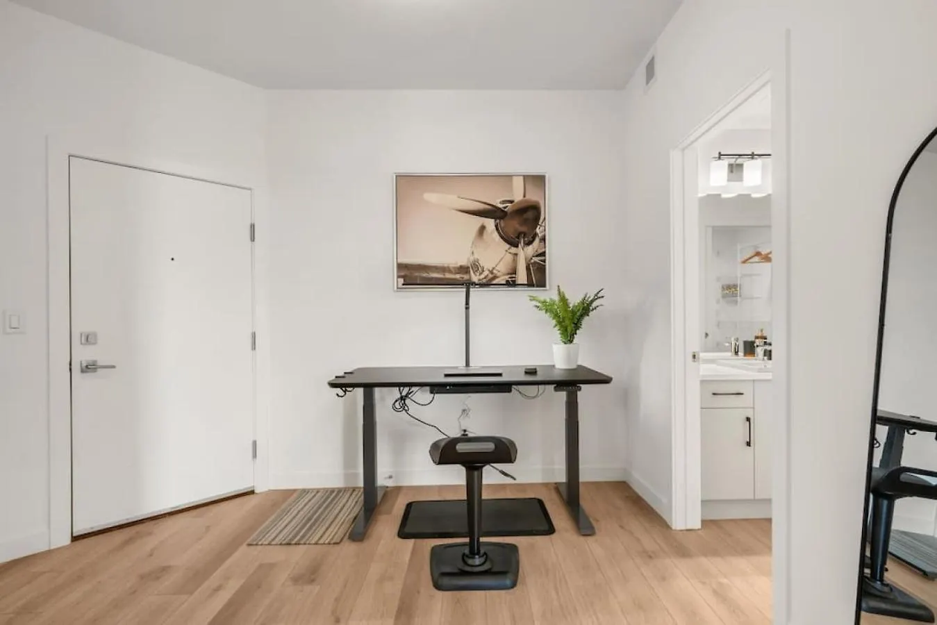 Top Rated Luxury Stay With Free Banff Access, Bbq, Netflix, Patio Dining, Sleeps 4 Calgary Apartment