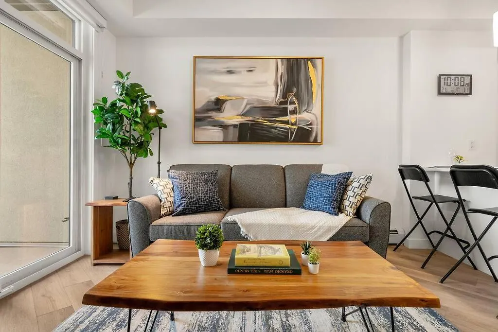 Apartment Top Rated Luxury Stay With Free Banff Access, Bbq, Netflix, Patio Dining, Sleeps 4 Calgary